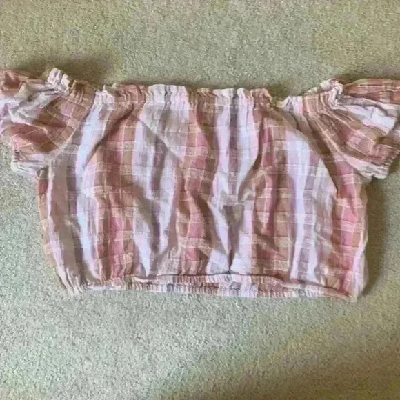 Aerie crop blouse with off the shoulder style. - Picture 3 of 3